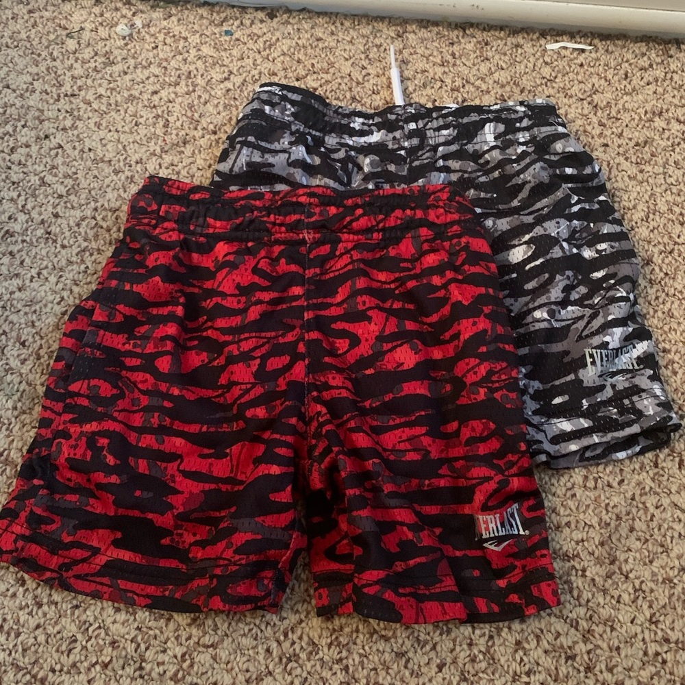 2 boys Everlast shorts